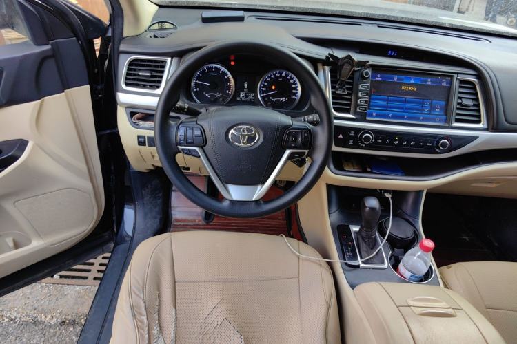 Used Toyota Highlander 2018 2.0T Four-Wheel Drive Elite Edition 7 Seats China VI Standard Steering Wheel