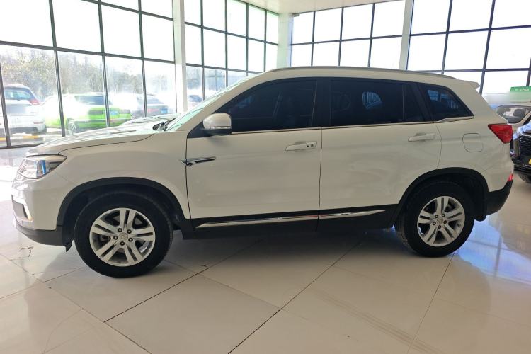 Used CHANGAN CS75 2017 Shangkui Edition 1.8T Automatic All-Wheel-Drive Elite Model

