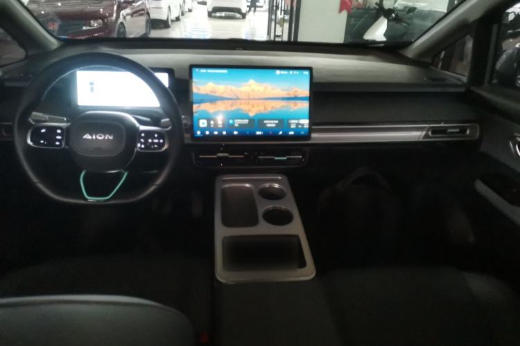 Used AION Y 2023 Plus 510 Smart Edition Center Console