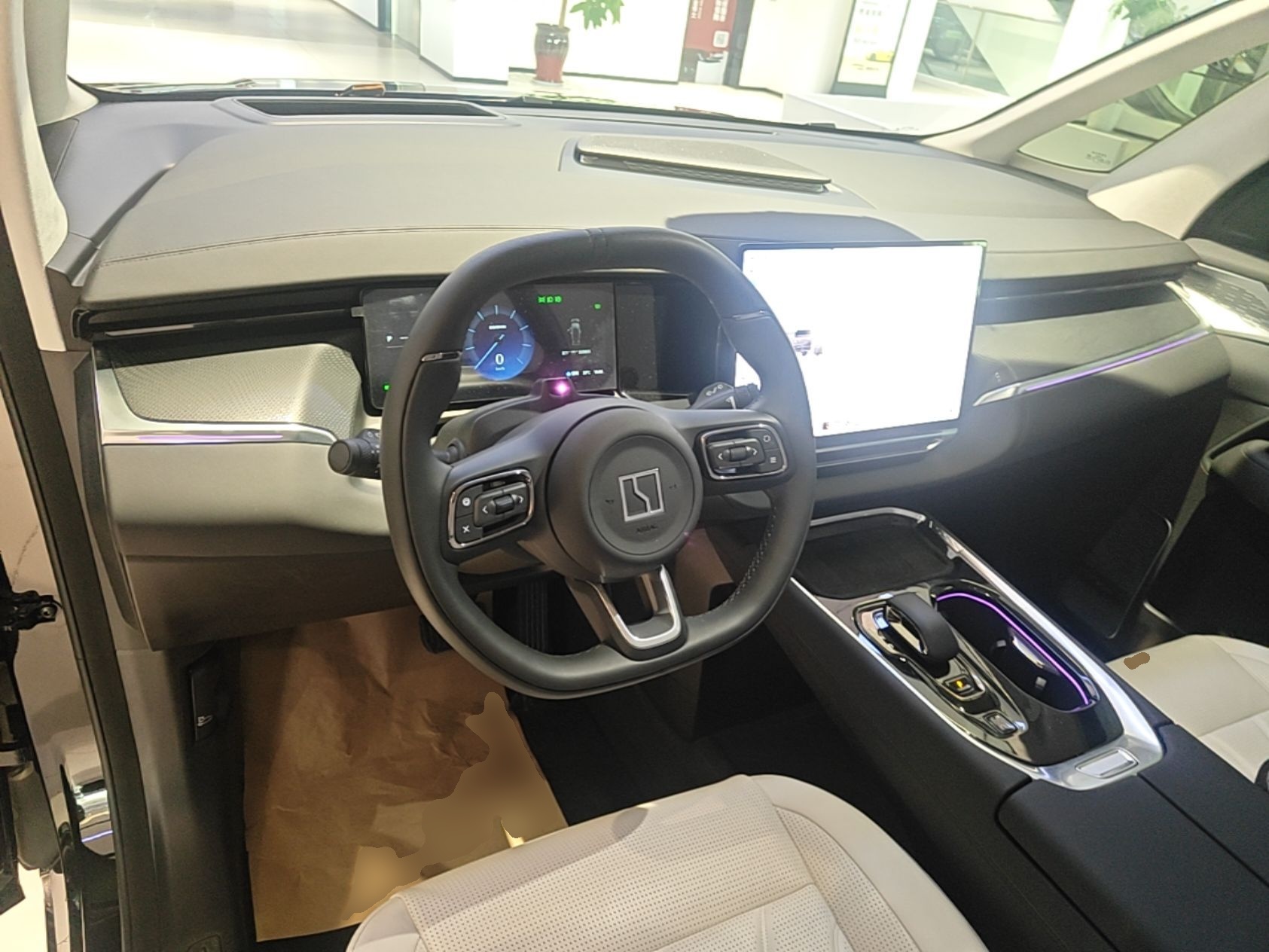 Zeekr 009 2024 GAC Trumpchi — снимка 12