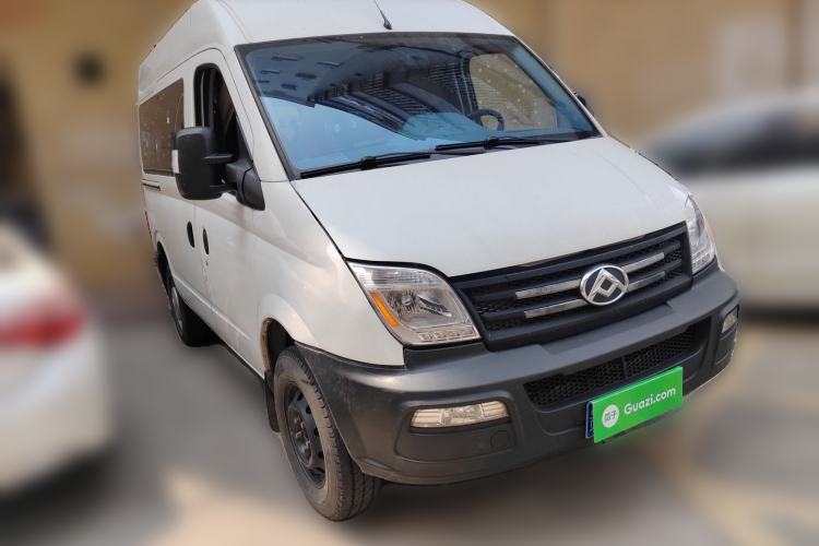 Used SAIC MAXUS Xintu V80 2019 2.5T Classic Edition 6-Speed Manual – Aoyuntong Short Wheelbase Mid-Height Design 5/6 Seats Front Right 45 Deg