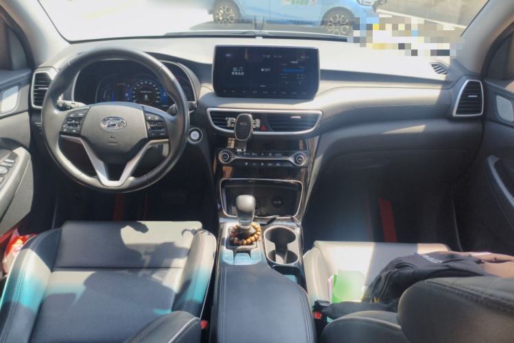 Used Hyundai Tucson 2020 280TGDi Two-Wheel-Drive GLS Fashion Edition China VI Standard
