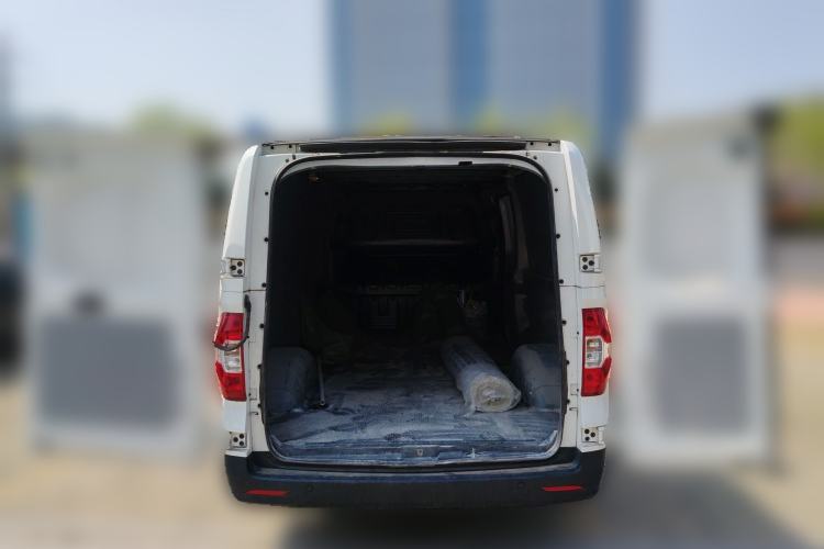 Used SAIC MAXUS EV30 2022 Pure-Electric Smart Logistics Expert with Long Wheelbase Guoxuan
