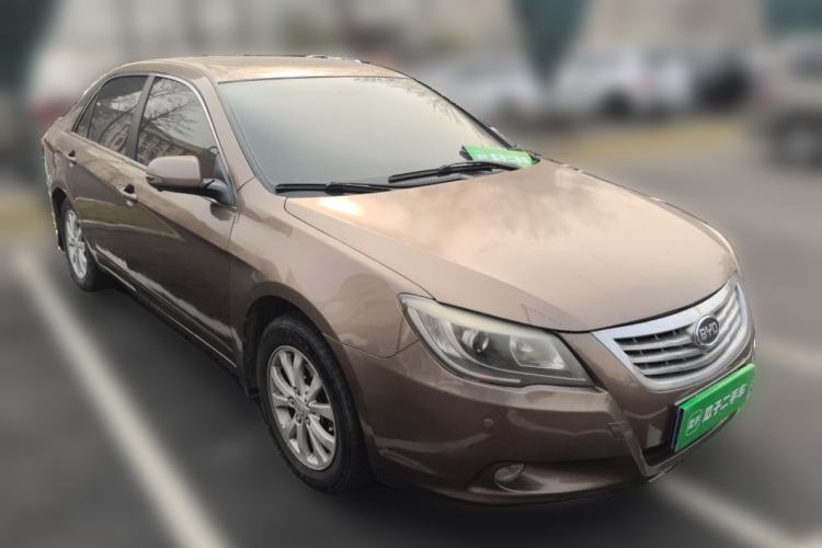 Used BYD G6 2012 2.0L Manual Luxury Version
