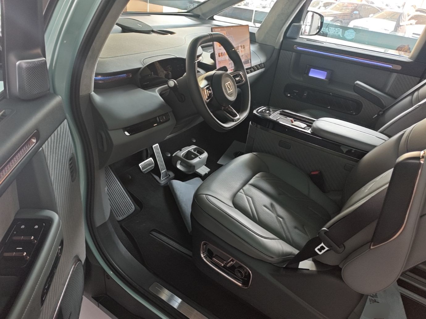 Zeekr MIX 2025 Intelligent Driving Version — снимка 18