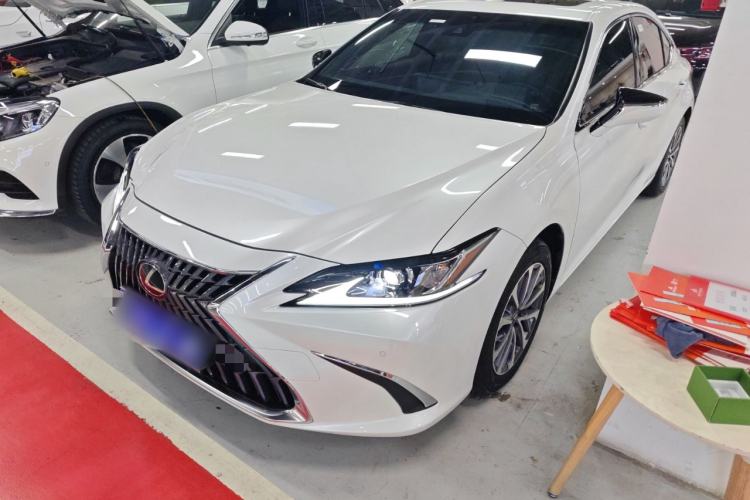 Used Lexus ES 2022 300h Excellence Edition