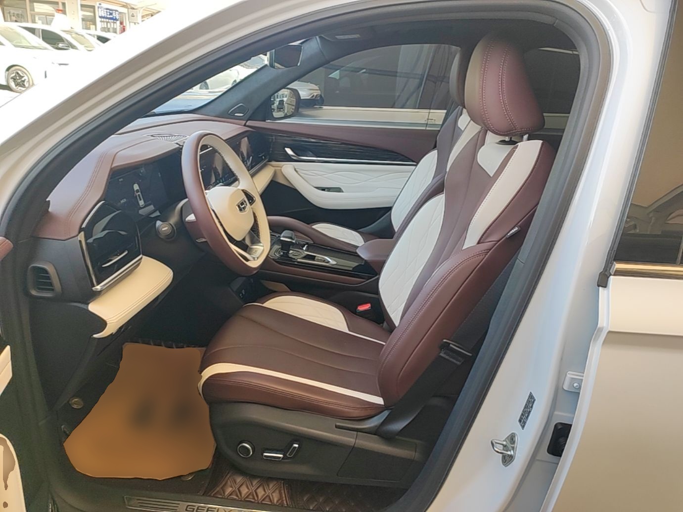 Geely Auto Monjaro L 2021 2.0TD DCT EVO Two-Wheel Drive Smart Luxury Version — снимка 17