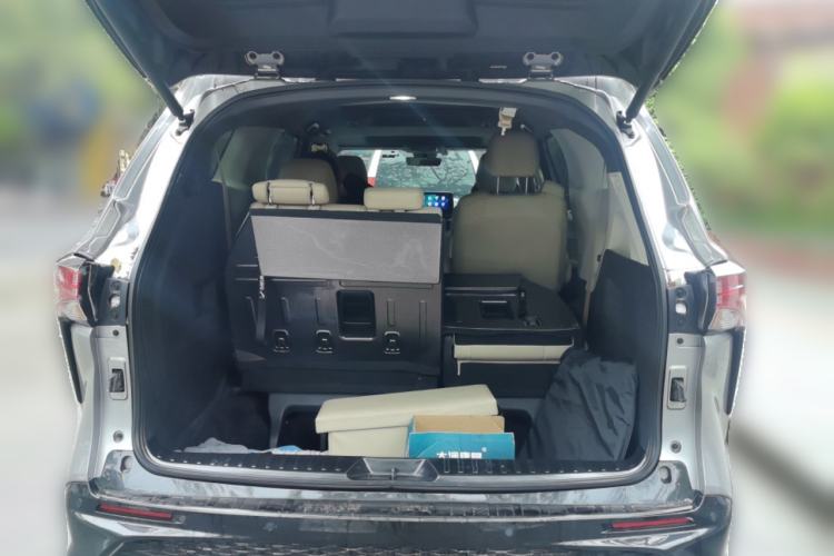 Used Toyota Granvia 2023 2.5L Hybrid Prestige PLUS Edition Trunk