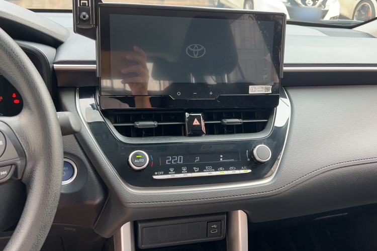 Used Toyota Corolla Cross 2023 Dual-Motor 2.0L Pioneer Edition Audio And AC Panel