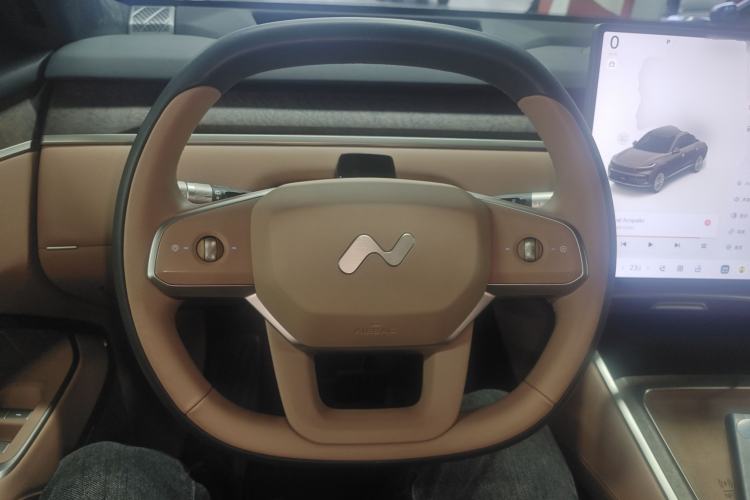 Used ONVO Luxeed L90 2025 Model—Ultra Six-Seater Version Steering Wheel