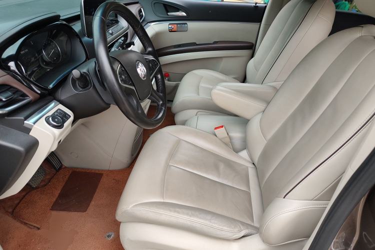 Used Buick GL8 2020 Land Business Class 652T Premium Model Left Front Seat