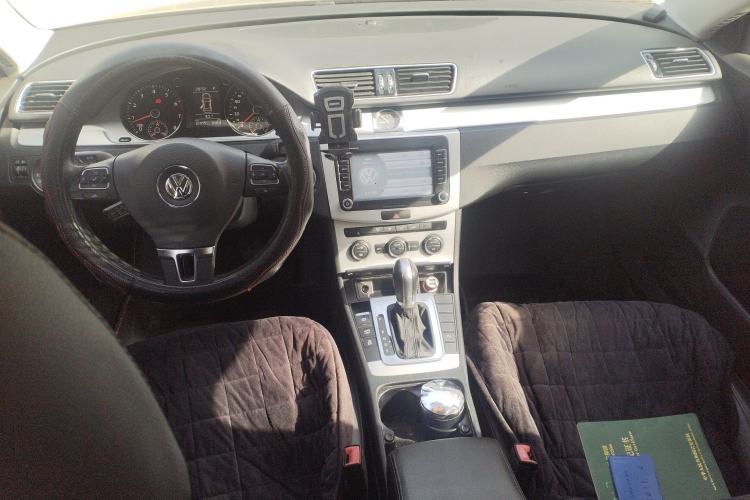 Used Volkswagen Magotan 2015 1.8TSI Advanced Model Center Console