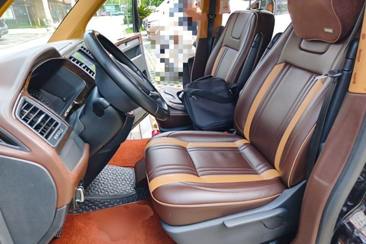 Used Volkswagen Caravelle 2018 2.0 TSI 4x4 Luxury Edition 7-Seater Left Front Seat