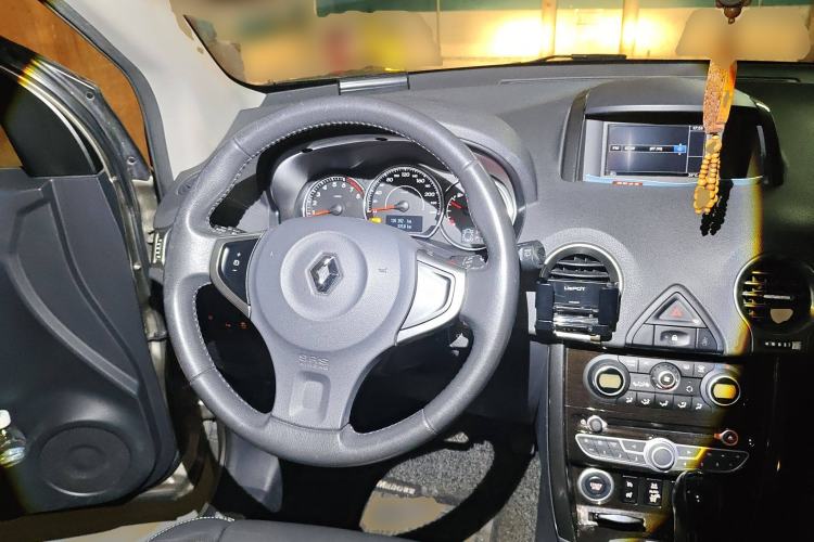 Used Renault Koleos 2012 2.5L 4x4 Comfort Edition with Navigation
