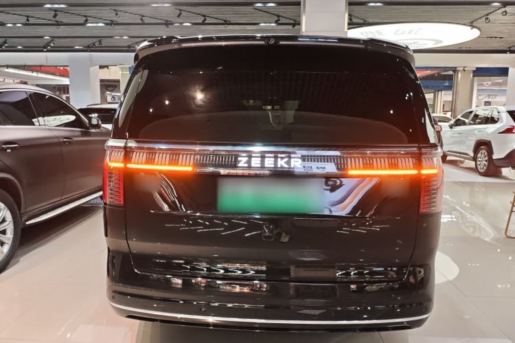 Used Zeekr 009 2024 Six-Seat Executive Version 4WD 108 kWh
