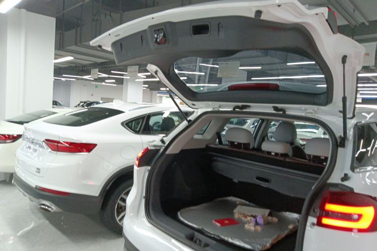 Used Geely Auto Emgrand X7 Sport 2022 1.8TD DCT Zhiya Trim Trunk