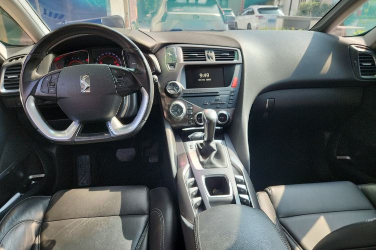 Used DS 5 2015 1.6T Luxury Edition THP160 Center Console