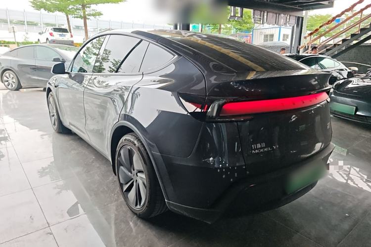 Used Tesla Model Y 2025 Long-Range All-Wheel Drive First Edition