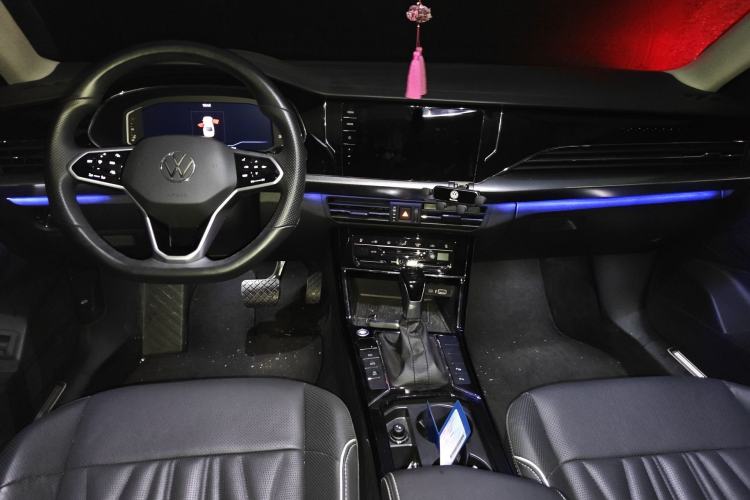 Used Volkswagen Passat 2022 330TSI Starry Luxury Edition Center Console