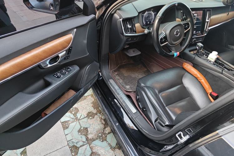 Used Volvo S90 2019 T5 Zhiyi Edition
