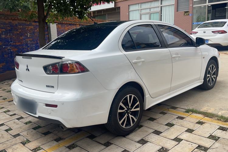 Used Mitsubishi Lancer EX 2016 1.8L CVT Black-and-White Retro Edition
