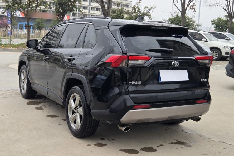 Used Toyota RAV4 2021 2.0L CVT Two-Wheel Drive Fashion PLUS Edition
