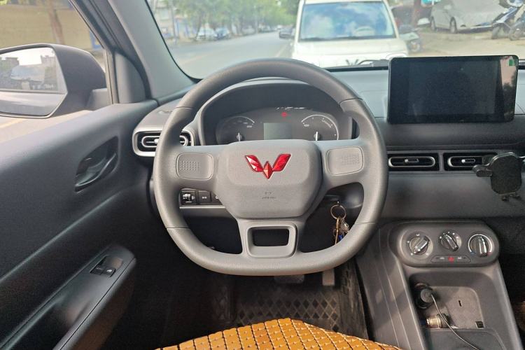 Used Wuling Hongguang New Energy 2024 All-Electric Model 300KM Standard Version
