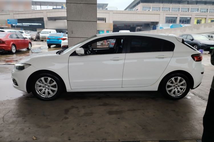 Used Qoros 3 2017 Hatchback 1.6L Automatic Zhiyue Model