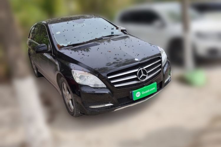 Used Mercedes-Benz R-Class 2014 R 320 4MATIC Luxury Model Front Right 45 Deg