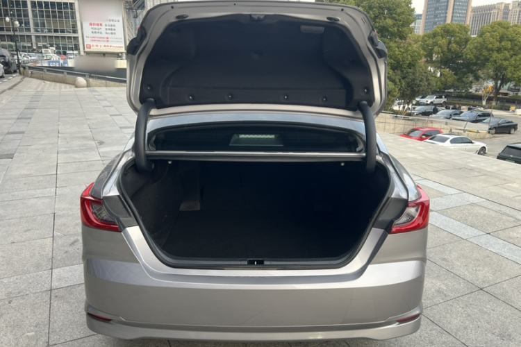 Used Toyota Camry 2024 Dual-Motor 2.0 HGVP Luxury Edition