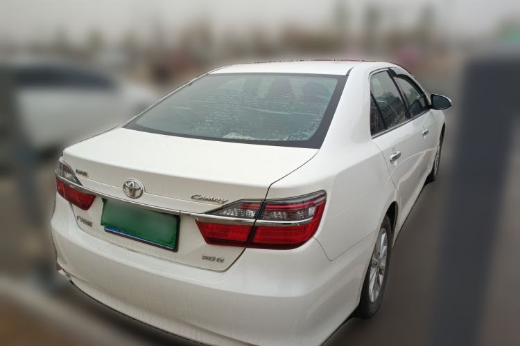 Used Toyota Camry 2015 2.0G Premier Edition
