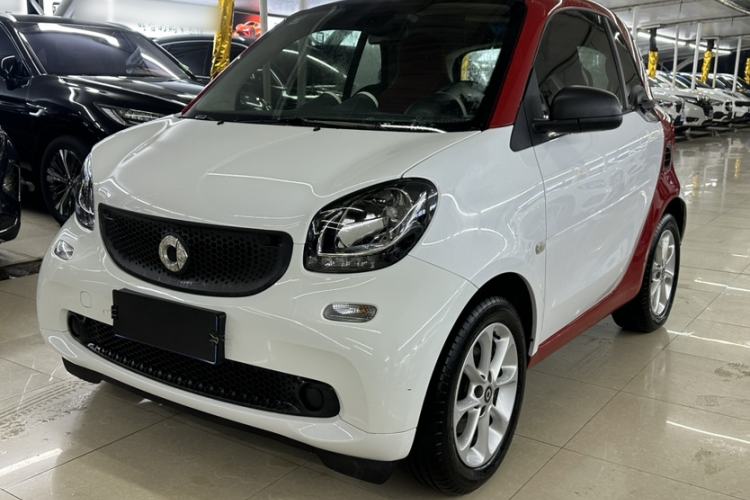Used smart fortwo 2015 1.0L 52 kW hardtop Dynamic version