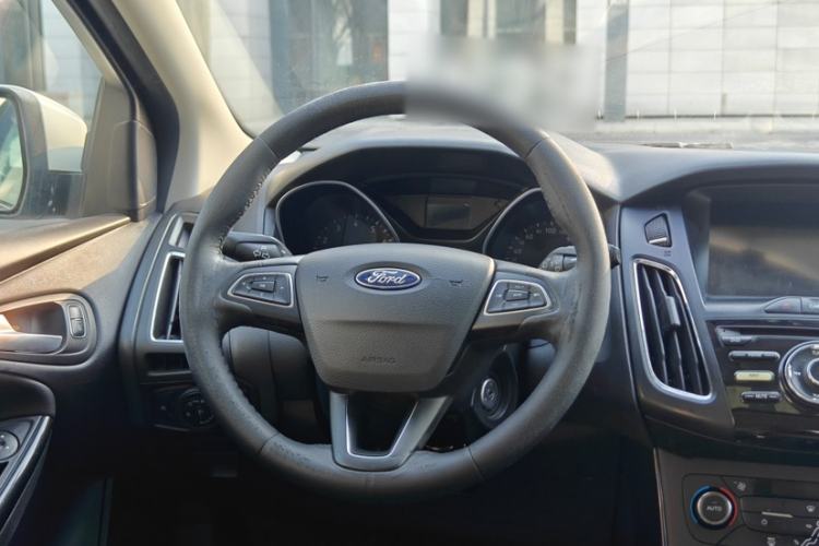 Used Ford Focus 2015 Hatchback EcoBoost 125 Automatic Supreme Style Edition
