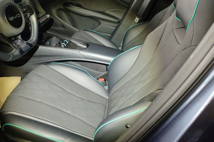 Used BYD Dolphin 2024 Honor Edition 420km Fashion Version
