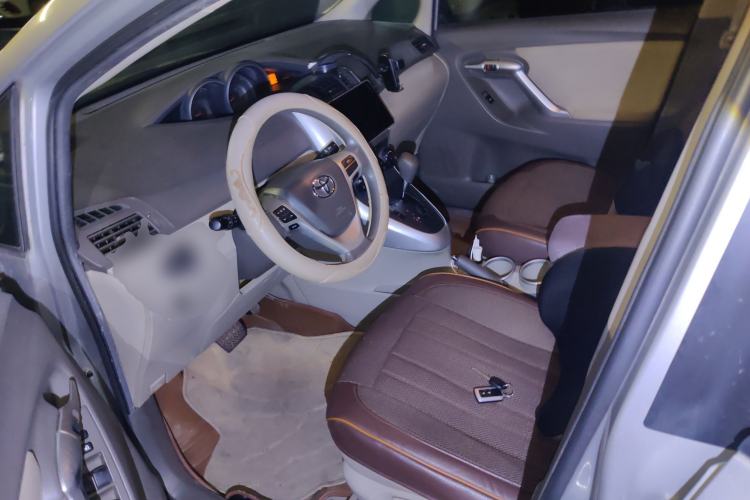 Used Toyota Verso 2014 Starlight 180E CVT Elite Edition