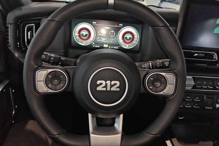 Used 212 T01 2025 2.0T Changfeng
