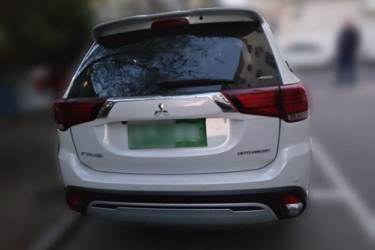Used Mitsubishi Outlander 2019 2.4L 4x4 Zhi Xiang Edition 5 Seats China VI Standard
