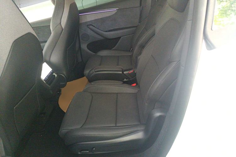 Used Tesla Model Y L 2025 Model Long-Range All-Wheel-Drive Version Left Rear Seat