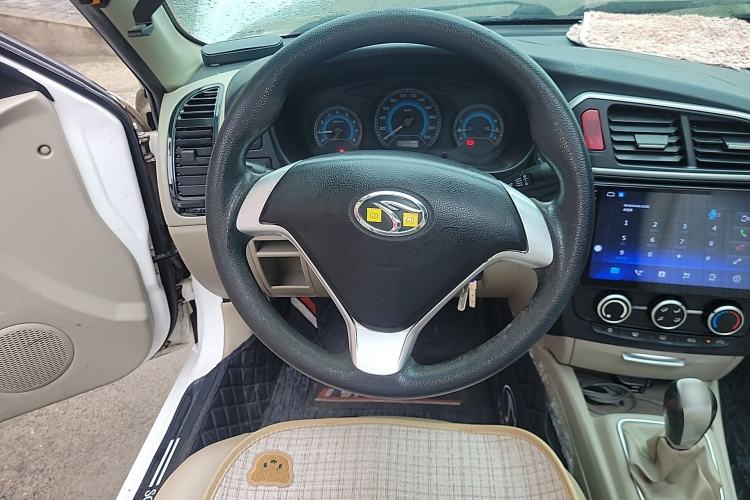 Used Soueast V3 Lingyue 2015 1.5L Manual Happiness Edition Steering Wheel