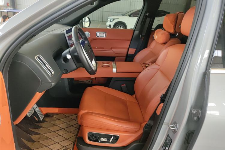 Used Li Auto L8 2023 Pro Model
