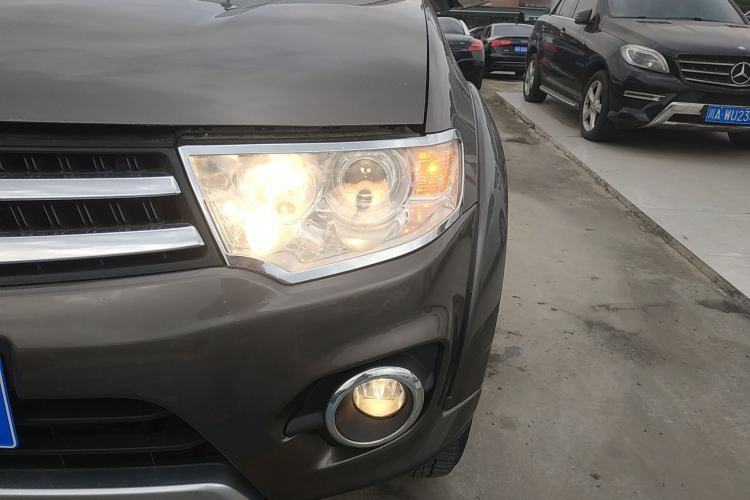 Used Mitsubishi Pajero Sport 2013 3.0L Automatic 4x4 Executive Edition
