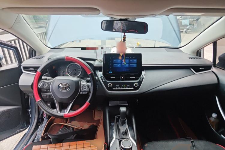 Used Toyota Corolla 2021 Dual-Motor 1.8L E-CVT Elite Edition Center Console
