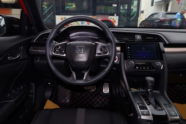 Used Honda Civic 2021 HATCHBACK 220TURBO CVT Trendy Cool Edition Interior 4