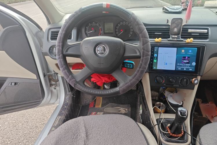 Used Skoda Rapid 2013 1.6L Manual Smart Selection Model