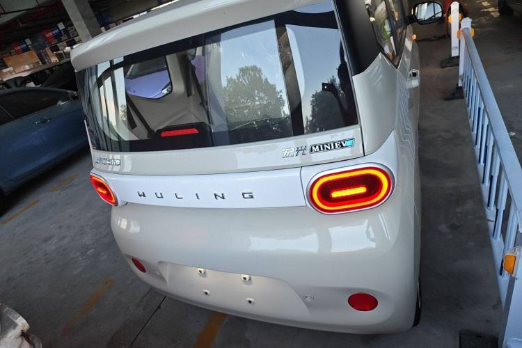 Used Wuling Hongguang MINIEV 2024 3rd Generation 215km Youth Edition