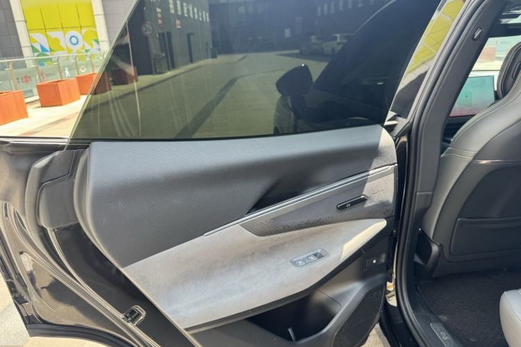 Used Lynk & Co 08 EM-P 2023 120km Long-Range Halo
