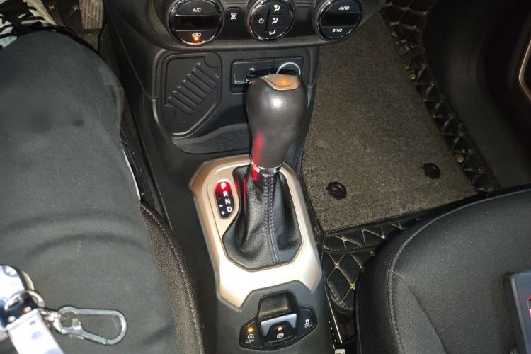 Used Jeep Renegade 2017 180T Automatic Jingneng Edition Gear Lever