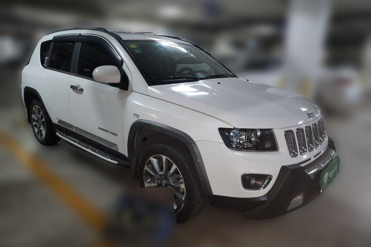 Used Jeep Compass 2014 Revised Version 2.0L Two-Wheel Drive Elite Edition Front Right 45 Deg