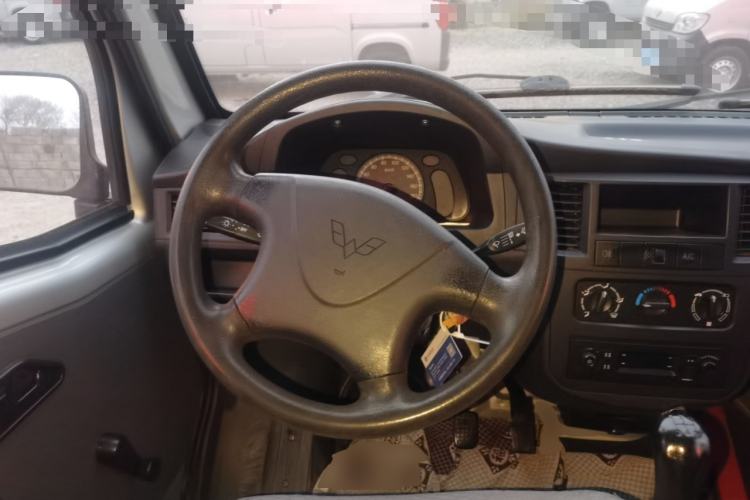 Used Wuling Zhiguang 2015 1.2L Practical LS-I Model