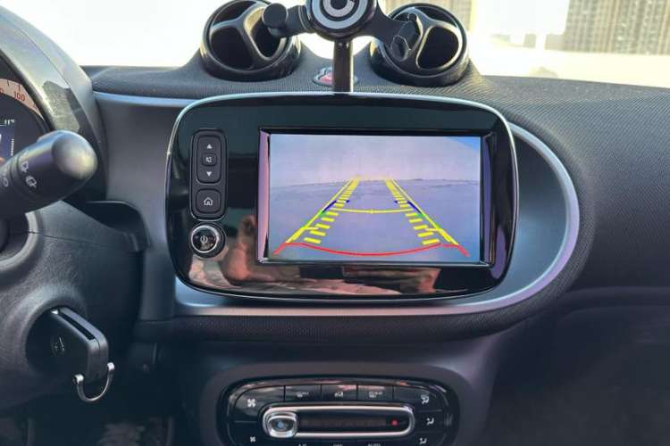 Used smart forfour 2016 0.9T 66 kW Pioneer Edition